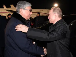 Путин лично проводил Токаева в аэропорт