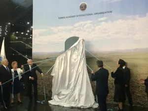 Копию священного каменного монумента «Шивээт улаан» презентовали в Астане