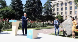 Елбасы заложил капсулу времени в Алматы