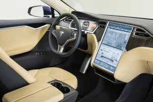 Tesla решила зарабатывать на доступе к интернету из своих автомобилей