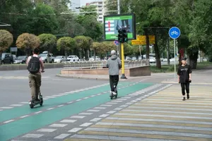 Самокатқа тыйым: Алматыда 22 жасөспірімнің аккаунты бұғатталды