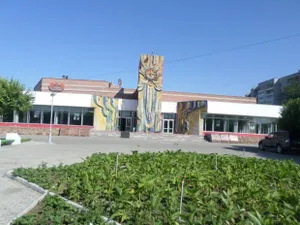 В Семее выставлен на торги кинотеатр «Енлик-Кебек»