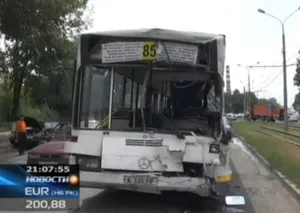 17 человек пострадали из-за автобусной байги в Алматы