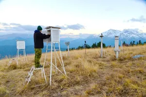 На 30% повысят зарплату казахстанским метеорологам