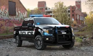 Двое детей скончались в машине, пока их отец спал дома