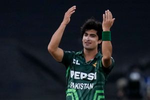 PCB оштрафовал Насима Шаха на $71,000 за пост о Мариам Наваз