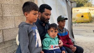 Иранские ракеты вызывают сирены в северном Израиле: повреждены дома