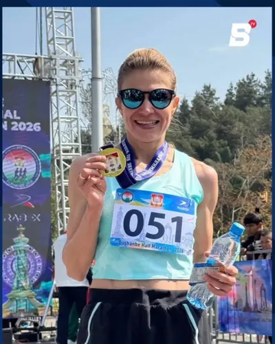 Кыргызстанские легкоатлеты успешно выступили на полумарафоне в Душанбе