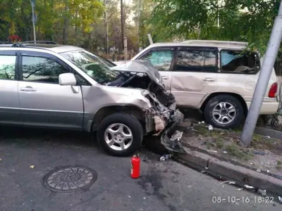 ДТП: два «Лексуса» не поделили перекресток