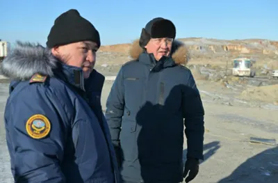 Деталь кузова автобуса обнаружена на дне Майкаинского рудника в Павлодарской области