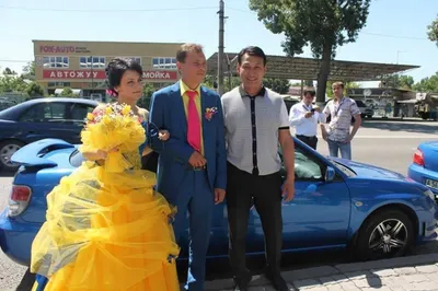 Фанаты Subaru сыграли свадьбу в автосалоне АлматыЭксклюзив