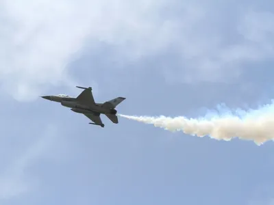 В Индии при взлете рухнул военный самолет