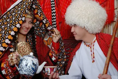 Родственники молодоженов не прошли дресс-код на борт самолета в Туркменистане