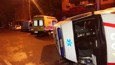 Шесть человек пострадали в результате ДТП со скорой в Алматы