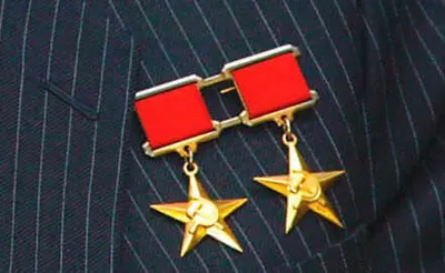 Путин возродил звание «Герой труда»