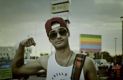 Астанинская молодежь слушает «поп» и сидит в «агенте»