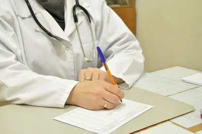 В Павлодаре продавали поддельные медсправки и больничные листыЭксклюзив