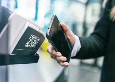 Чем может быть опасна оплата через QR-код — эксперт