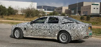 Jaguar завершает тесты нового поколения XF