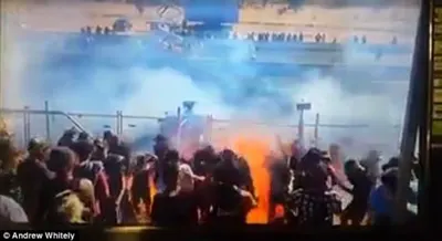 Гонщик в Австралии облил зрителей горящим бензином