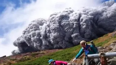 Спасатели возобновили поисковые работы у вулкана Онтакэ