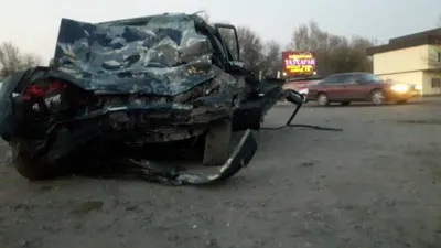 Ужасная авария на трассе Алматы - Астана: лобовое столкновение фуры и седана