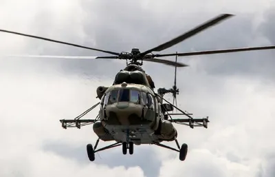 Пилот падающего вертолета увел его от людей — Минобороны