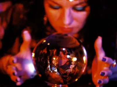 60-летняя павлодарка стала жертвой неизвестных экстрасенсов