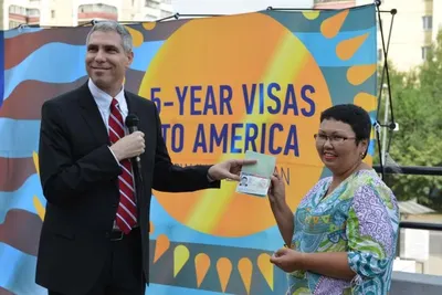 Первую 5-летнюю визу в США получила алматинка