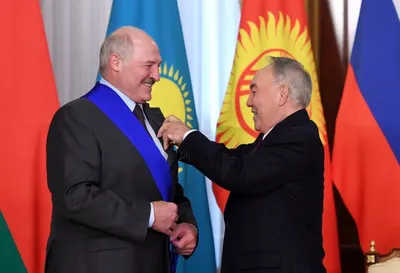 Александр Лукашенко поздравил Нурсултана Назарбаева