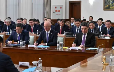 Президент поручил снизить административный прессинг