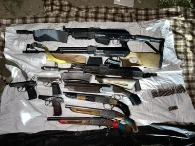 Автоматы, ружья и пистолеты нашли у казахстанцев в октябре