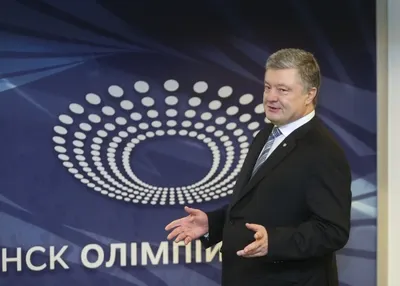 «Ти ж мене підманула» — Порошенко спел для Зеленского