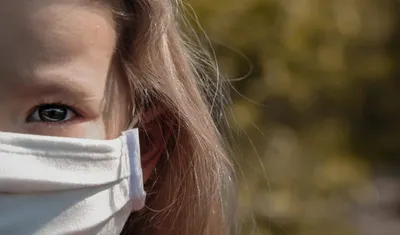 О смертельной опасности COVID-19 для подростков рассказали ученые