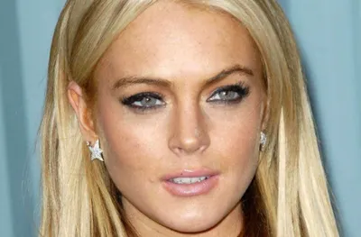 Отец Линдси Лохан не пригласил дочь на свадьбу