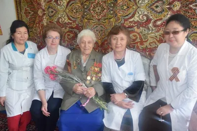 Алматинские врачи навестили ветеранов ВОВ