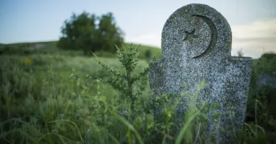 Правила посещения кладбища напомнили мусульманам Казахстана