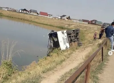 Автобус перевернулся в Алматинской области: 15 человек пострадали