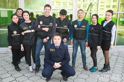 Детей в Казахстане учат помогать полиции