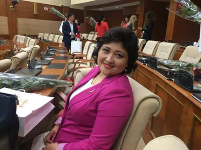 Мажилисмены поменялись ролями с журналистами