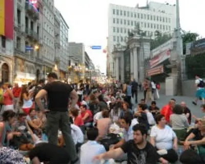 Полиция разогнала свадьбу оппозиционеров водометами