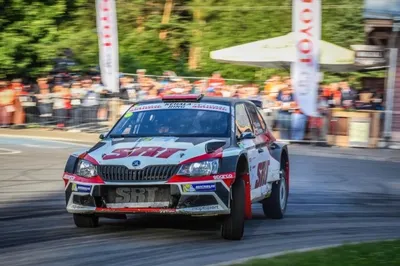 Чемпион WRC на полной скорости улетел в обрыв в Монте-Карло