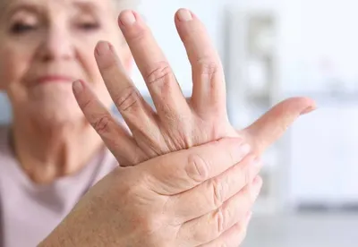 Всемирный день борьбы с артритом и день кадровика в России