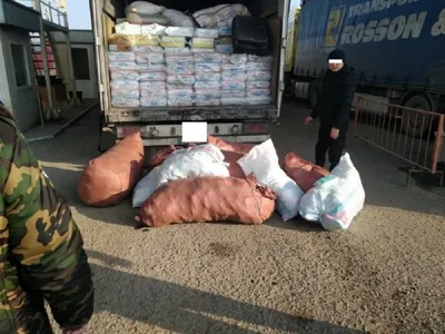 Больше 95 тысяч масок пытался вывезти мужчина из Кыргызстана в Казахстан