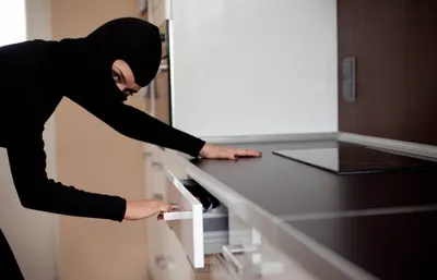 Два месяца домработница обкрадывала нанимательницу в Актау