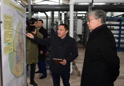 В Косшы отремонтировали водопровод и построят школу: визит президента