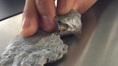 Гражданин КНР пытался вывезти наконечник стрелы и золото из Кыргызстана