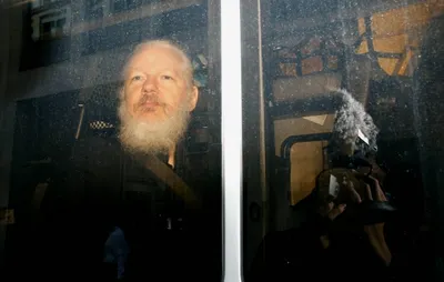 Хакеры пригрозили британскому истеблишменту отомстить за арест Ассанжа