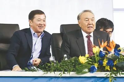 Нурсултан Назарбаев посетил банк Булата Утемуратова