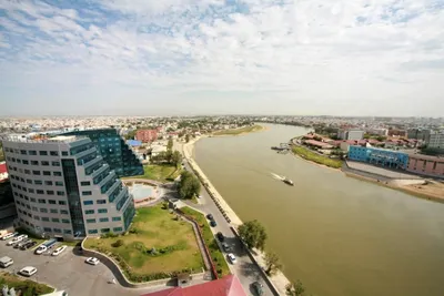 Ситуацию с неприятным запахом в Атырау прокомментировали специалисты